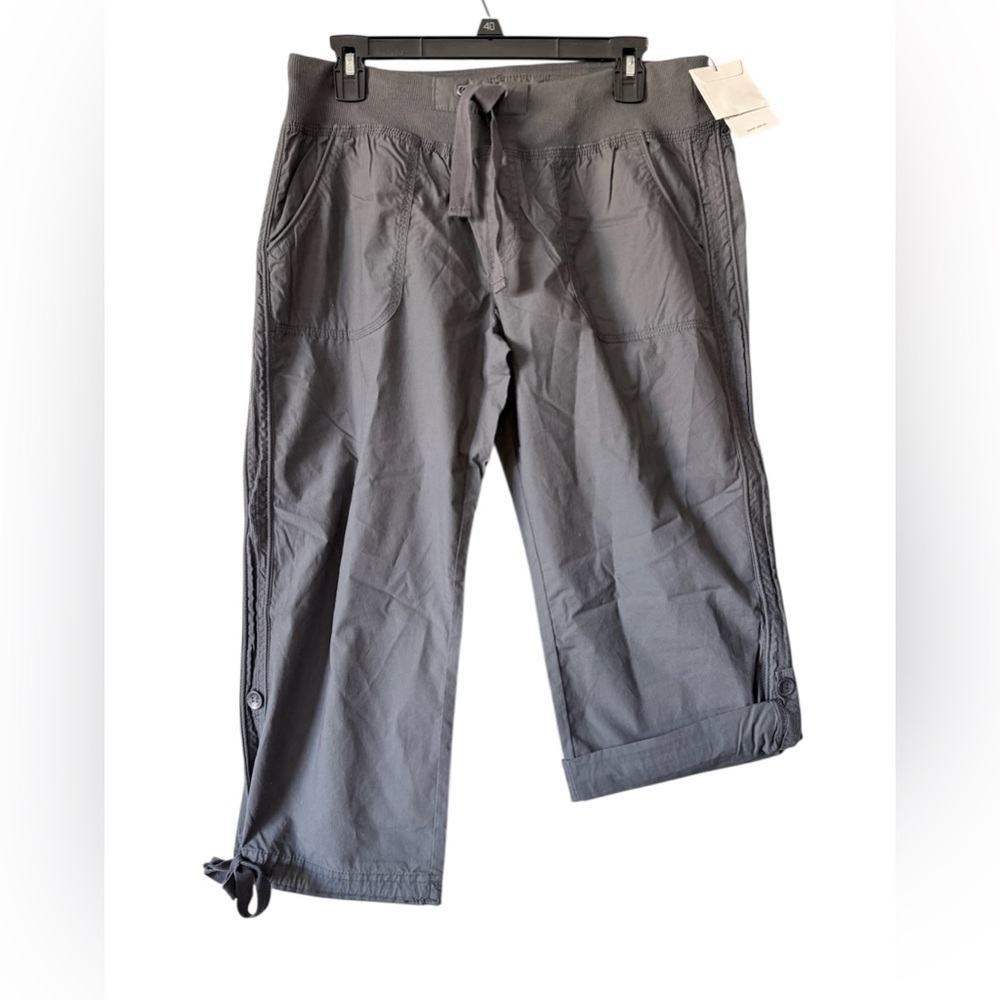 NWT Calvin Klein women’s Medium poplin capri charcoal gray cargo pants - Picture 3 of 4